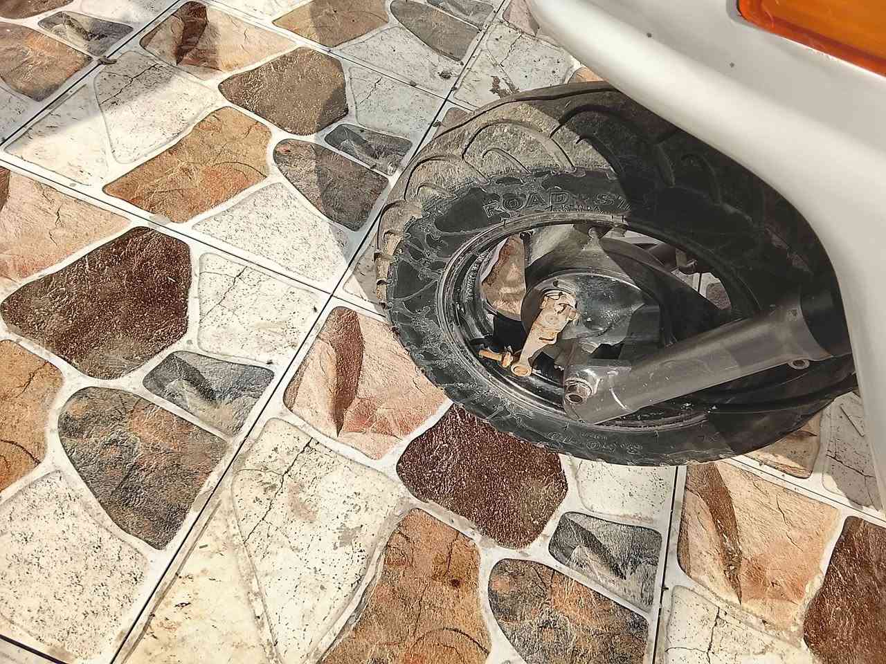 دراجه حاويه ما خذه دراجه بل جيس  شلعه معدل بس دراجه كطم زنجيل سويته سعر450 بيه مجال قليل مو شراي لا يراسل ***********
