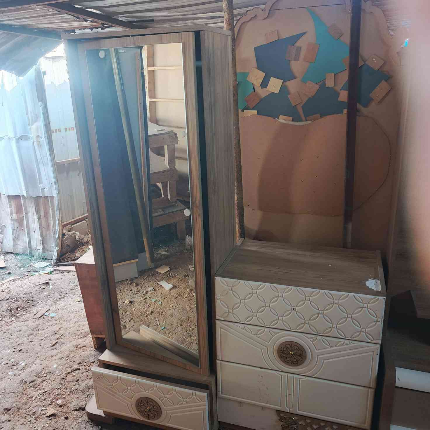 غرفه تركيه 11قطعه 
المكان حي العسكري 
للاستفسار الاتصال ‏‪***********
