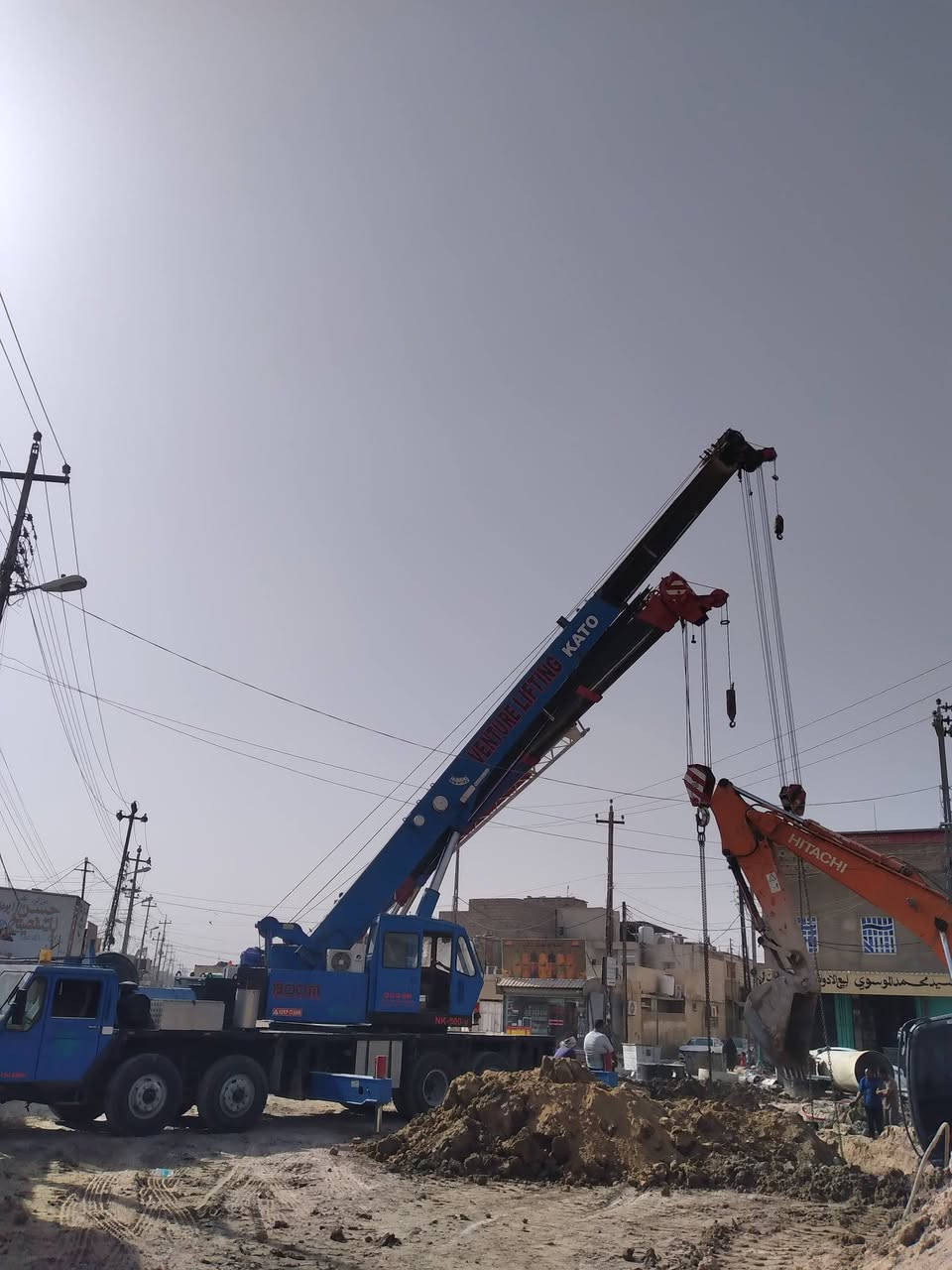 كرين كاتو 35 طن موديل 1989 رقم بغداد السلايت الثاني بيه باج المكينه بيها تنقيص مكانه بصره السعر 4ونص شده للاستفسار *********** ..
