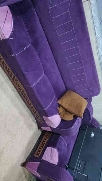 تخم قنفات نضيف جدا متكون من قنفتين ام ٣ وكرسيين وقنفه وحده ام نفرين
سعرة 250 قفل 
للتواصل ***********
