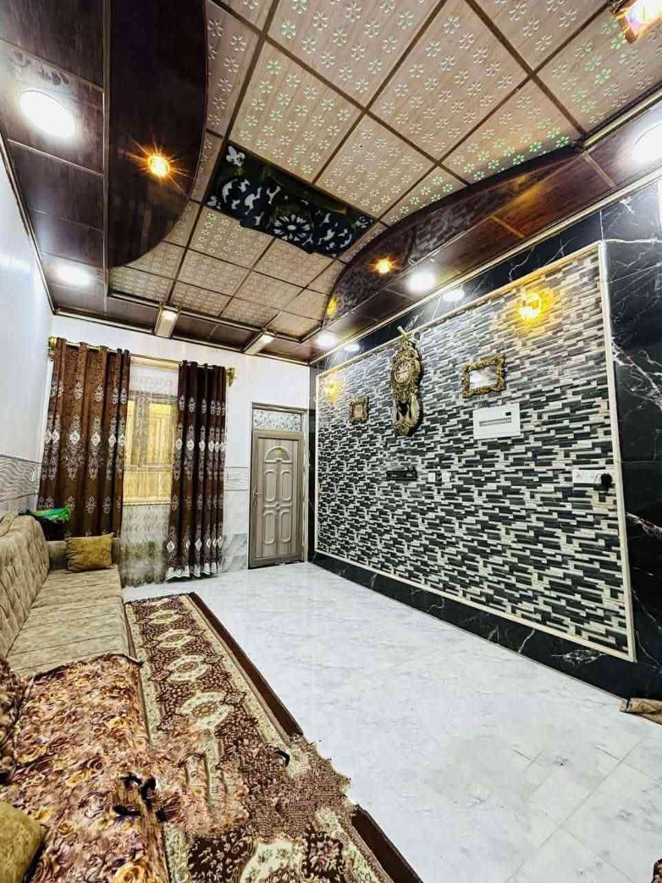 #دار للبيع بناء حديث   🔑🔑
#المساحة 150متر جبهه 7.5*20طابق ونص سطح ناصي وسطح عالي  .واجهه حلان مطعم بسيراميك  🌹
#الموقع الموصل حي سومر مقاطعة 112 قريب عل الشارع السايدين
#عدد غرف النوم  4
#عددغرف الاستقبال 1
#عدد الصالات 2
#عدد الصحيات 3
#عدد المطابخ 1
#سند سكني ملك صرف طابو 
# الدار نظام دكتات # نظام سبالت 
🔴لمزيد من التفاصيل الاتصال او المراسله عل الرقم 
*********** واتس
