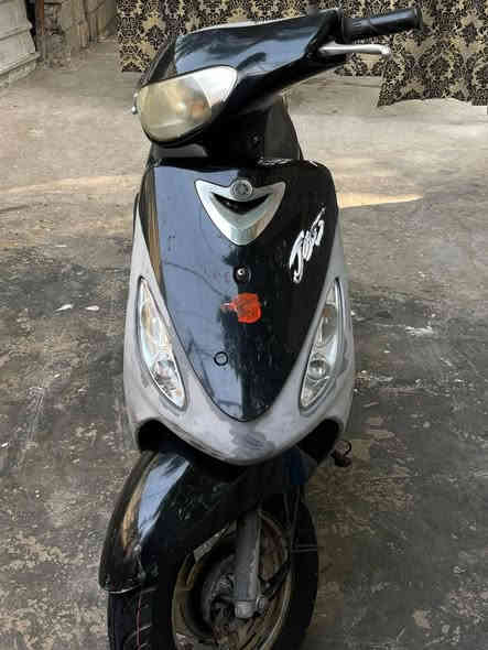 سلام عليكم دراجه ماكس منغولي كفاله اي نقص مابيه محرك بلادي كفرات بلاديه ختم واحد ويه المكينه كهربائيات كله شغاله لايت عالي نصالي اشاير تايرات جدد بنجر ما بيهن 
دبلاته بلاديه قفل ستيرن قفل جنطه كامله 
مكاني بغداد الدولعي 
اتصال فقط 
***********
