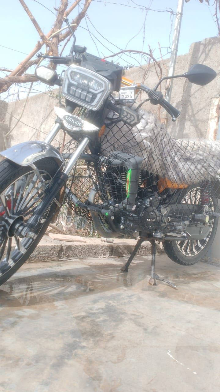 موطور للبيع السعر خاص او دك على هاذ رقم ***********
