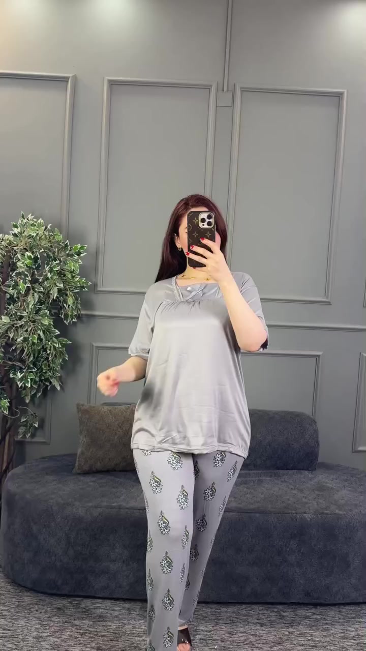 تراك نسائي مطبع دانتيل   😍
الخامه فانيلا زبده اصلي فول ليكرا 

القياسات   L - XL - XXL - XXXL منشأ صيني

سعر الدرزن 12 قطعه 68 الف


**إذا كنت صاحب هذا الإعلان وتريد حذفه لأي سبب، رجاءا أرسل رسالة إلى الدعم الفني**