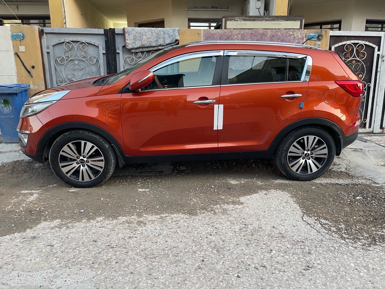 سبورتج خليجي محرك دوش 2000 موديل 2015 مكفول من الصبغ والتبديل الصور والسونار منشور رقم بغداد باسمي مكانها البياع بنورما مري شفط واشارة بالمري شاشة كامرة تحكم ستيرن حساس خلفي هزة جديدة وين متريد حول مشروع وطني