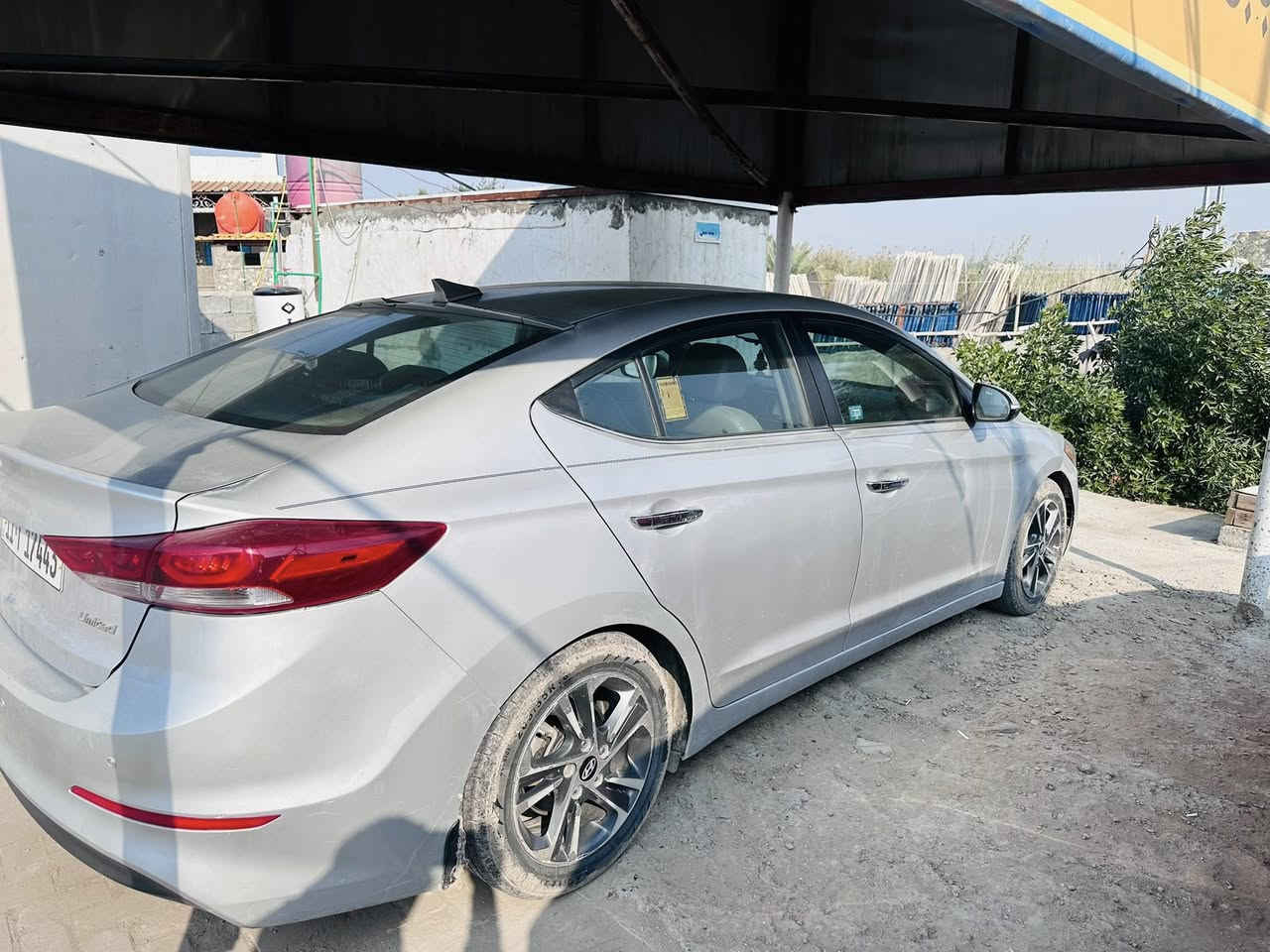 السلام عليكم النترا ٢٠١٧ حادثها موضح بالسونار السارة لمتد فول مواصفات عدا الفتحه بصمة تشغيل اشاير بالمري كشنات تدفئة شاشة جبيرة بلاد كامره حساسات جوانب وخلفية وامامية رادار امامي جانبي مبدل بيها نص مكينه قبل ايام ما ناقصها برغي بيها شويه بهاگ بالقماره وقبق جنطه قليل 
مالكها حلاوي وتداور بالحلة جاهزة للأخير من حدادية وتبريد وكهربائيات وگير ومكينه مطلوب مراوس سوناتا او سيراتو معروضه ب١٢٨ مكانها بابل ***********
