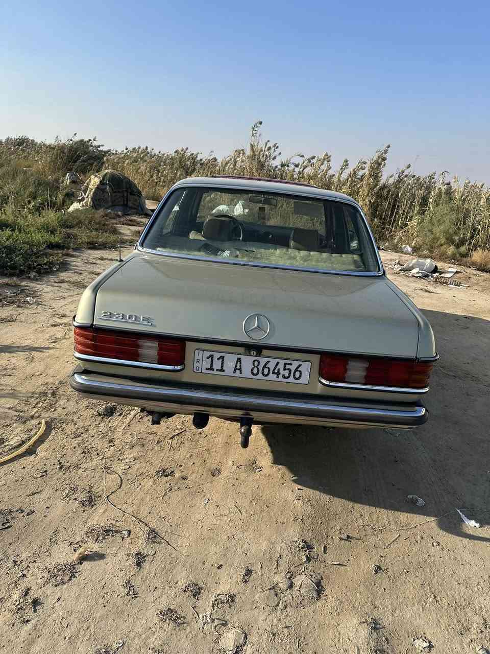 السلام عليكم مرسيدس أبو جحيل للبيع موديل 1984 سياره معمره تعمير درجه أولى كير محرك حداديه خير من الله محرك 230 قبق اسود عنكبوت 
 فتحه
كير أوتوماتيك 
السياره خير من الله
رقم بغداد 
و مكان السياره بغداد المدائن 
السعر 75 وبيها مجال بسيط 
الهاتف ***********
