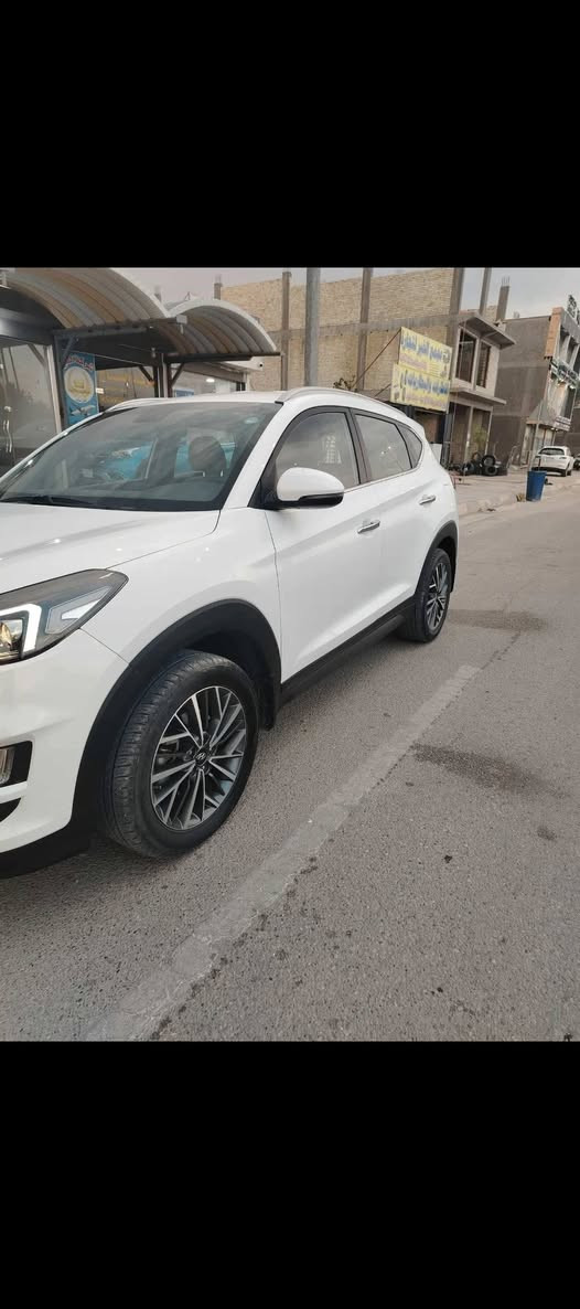 السلام عليكم توكسان للبيع موديل 19 بصمه سياره كلين بسمي سنويه شراي يتصل عل رقم *********** كركوك, العراق
