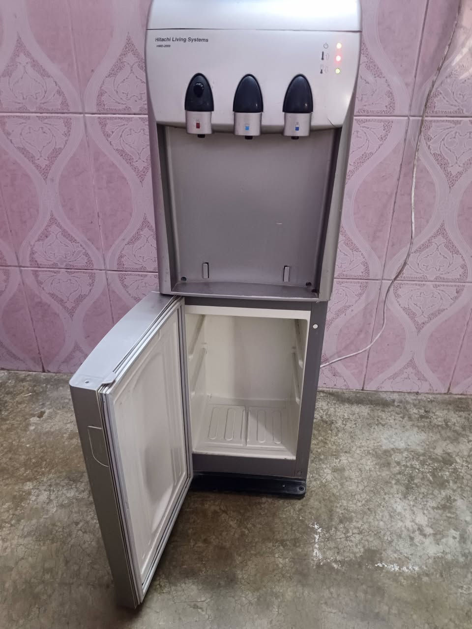 س ع براد شغال بالشرط كل عيب مابيه حار +بارد+دافي نضيف شرط لاخياس ولا زنجار كله بلادي ع وضع الشىركه شرط موصل مصلح سعر 55 وبيه مجال مكاني كركوك حي عسكري شراي اتصل ***********
