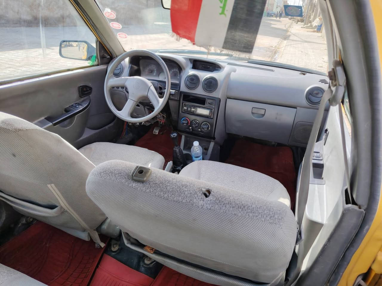 السلام عليكم سايبه مديل 15
مشروع وطني سنويه جديده هزه جديده 
باقي بس ع استلام لوحات كامله تاخذ رقم انكليزي 
مصفره هيه وغرامات وبيها خط وبحث الف مامطلوبه 
محرك نظيف الكير بي بس الرابع يفلت تبريد ماكو 
حداديه كرهبيات جاهزه تخم تاير حلوه السياره سعر مناسب 23 العنوان نجف عباسية  ***********
