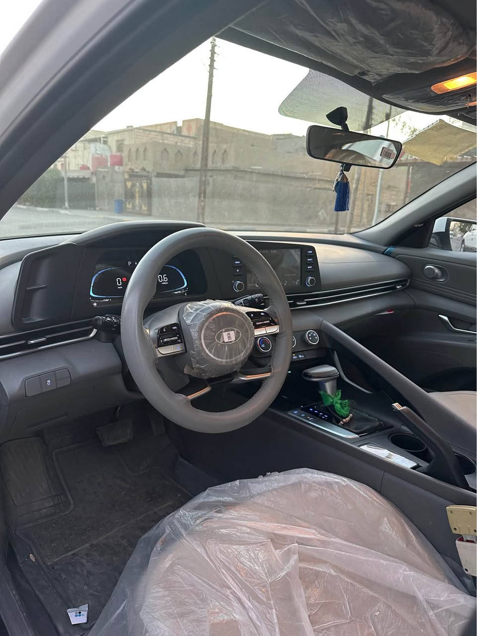 السلام عليكم 
للبيع هونداي النترا 2024 خليجي 
محرك 2000 دوش 
 اربيل رقم دولي تريد وكاله او تحويل 
السياره فول مواصفات .. ماشيه 50
بيهه شخط بالباب فقط والباقي مكفول
مكاني البصره 
السعر 184 وبيهه مجال
للستفسار *********** البصرة, العراق
