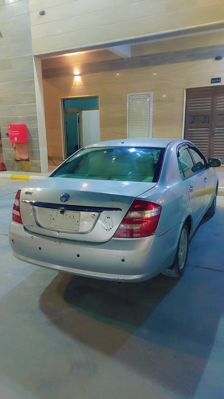 سلام عليكم جيلي موبل موديل 2013 سياره جاهزه و بأسمي  سنويتهه تنتهي شهر  8 , 2027  حادثهه امامي مبدل بنيد وجاملغ جهة العبري  تبريد شغال طخم تايرات كله جديد  مكينه وكير  مكفولات المكينه كورلا نحله 
الكير  عادي .سعرهه 44 ورقه   للإستفسار  اتصل وبخدمتك ***********
