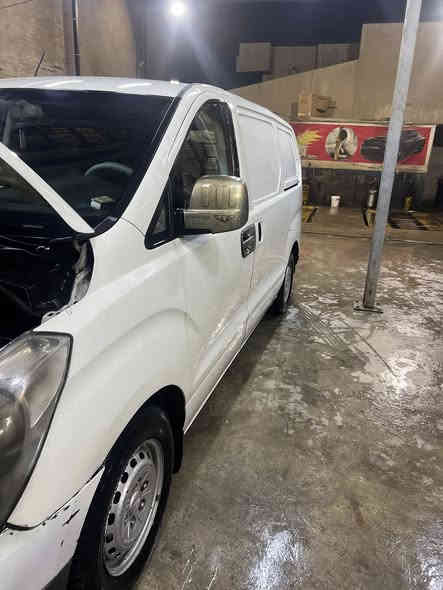 السلام عليكم استاركس فان 2011 للبيع /السياره جاهزه من كل شي/ مكينا مفتوح 3000 سوبر مشترك /السياره تبريد قطعتين /السياره مصبوغه عام بسبب التغليف /بيها ضربه بالجاملغ خلف السائق
السعر المطلوب 112$ وبيها مجال بسيط  السياره باسمي تحويل ثاني يوم/المكان بغداد البلديات 
***********
***********
