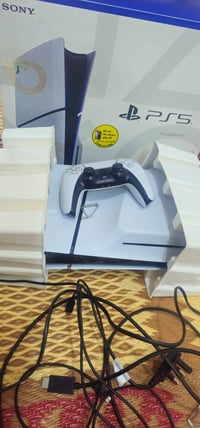 بلايستيشن5 • ١تيرا • ملحقات أصلية