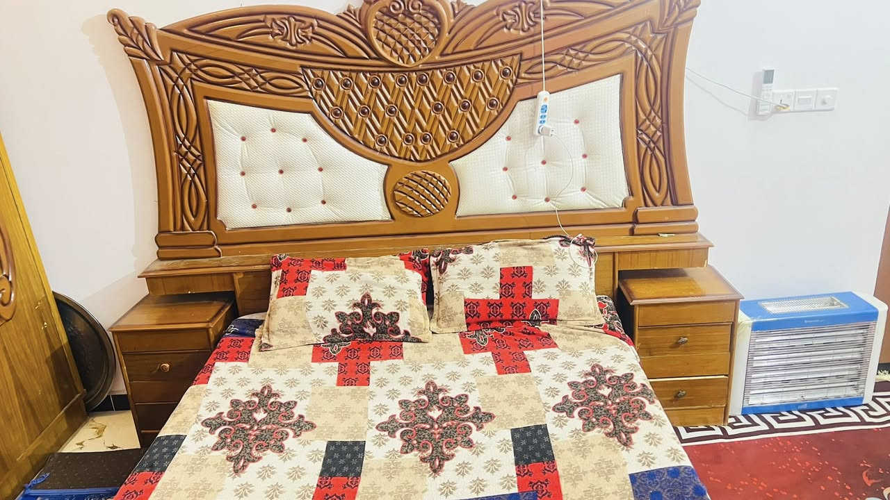 غرفة كاملة للبيع 
سعر خاص


**إذا كنت صاحب هذا الإعلان وتريد حذفه لأي سبب، رجاءا أرسل رسالة إلى الدعم الفني**