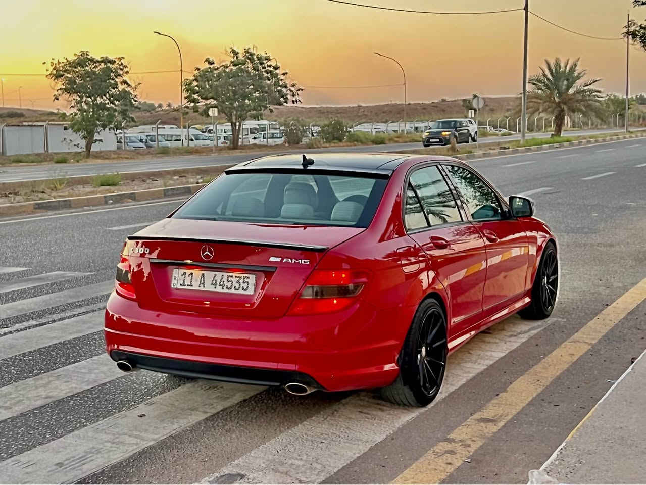 للبيع فقط: مرسيدس C300 موديل 2009 - لون أحمر مميز - بحالة ممتازة ⚔️
 • السعر: 12،900 دولار بيها مجال بسيط ⚔️
 • الموقع: كربلاء او بابل ⚔️
 • للتواصل: *********** / *********** ⚔️

تفاصيل السيارة:
 • رقم بغداد جديد مع هزة وسنوية جديدة ⚔️
 • المحرك: 6 سلندر ⚔️
 • نظام تبريد قطعتين ⚔️
 • ثلاجة داخلية ⚔️
 • مثبت سرعة (كروز كنترول) ⚔️
 • بانوراما كاملة (سلايت) ⚔️
 • مرايا داخلية وجانبية عاكسة ⚔️
 • تحكم ستيرن كهربائي ⚔️
 • مري كهربائية ⚔️
 • أنظمة قيادة متعددة: سبورت وطبيعي ⚔️
 • شاشة أعطال متطورة ⚔️
 • داخلية بلون أوف وايت فخم ⚔️
 • ويل كب مقاس 18 مع تخم تاير جديد ⚔️
 • شاشة قلاب كبيرة ⚔️
 • كشنات تدفئة ⚔️
 • سستم سماعات داخلية عالية الجودة ⚔️
 • حدادية أمامية وخلفية جديدة ⚔️
 • صبغ مكانات للجمالية بسبب شخوط وجراد بدون اي حادث غير حادث امريكا — أبيع حزام ⚔️
 • السيارة بدون أي نقص، نظيفة جداً وأحلى من الصور! ⚔️ بغداد, العراق
