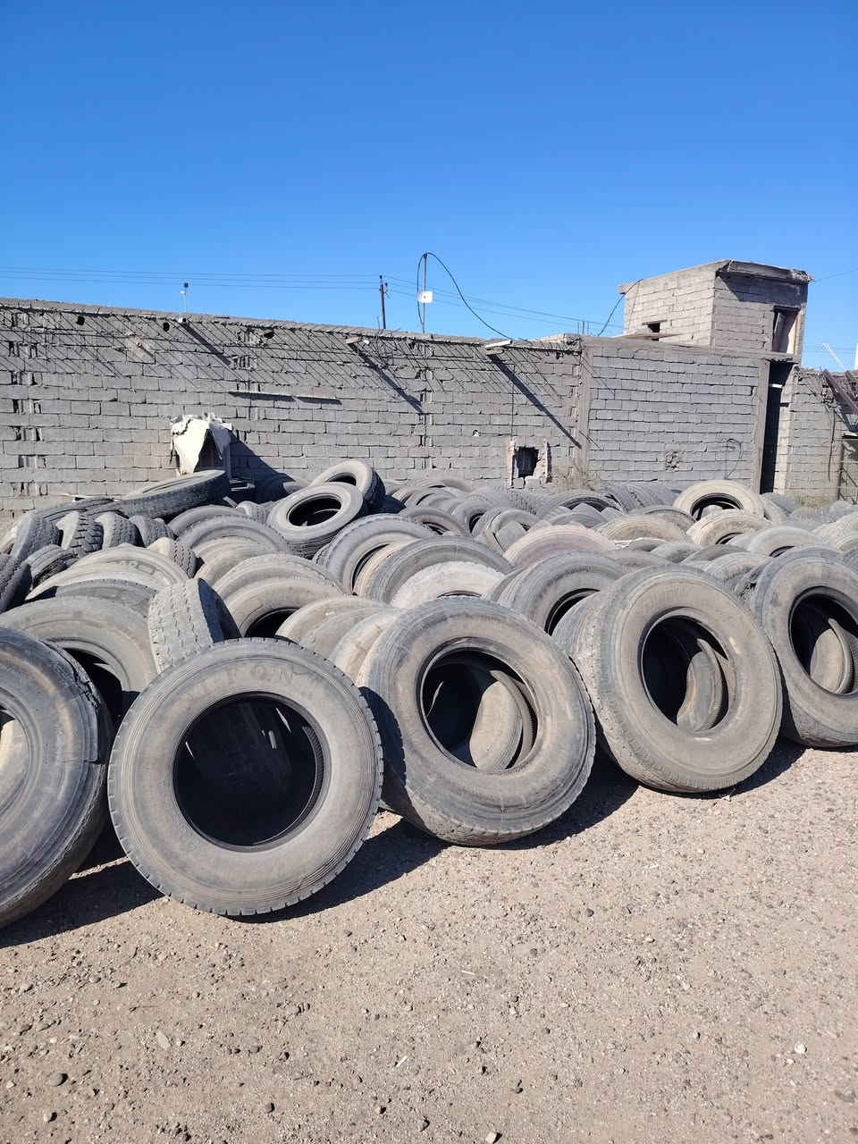 تايرات طاكه للبيع مكاني التاجي اي إستفسار ***********
