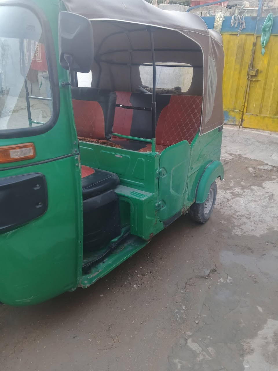 سلام عليكم تكتك موديل 21سنويه الوحات نكليزي تحويل مباشر تكتك كفاله كشر بي بس خياس محرك مكفول سعر7ونص وبيهة مجال مكاني كربلاء المقدسة رقم ***********شراي يخابر بي خير ويدللل
