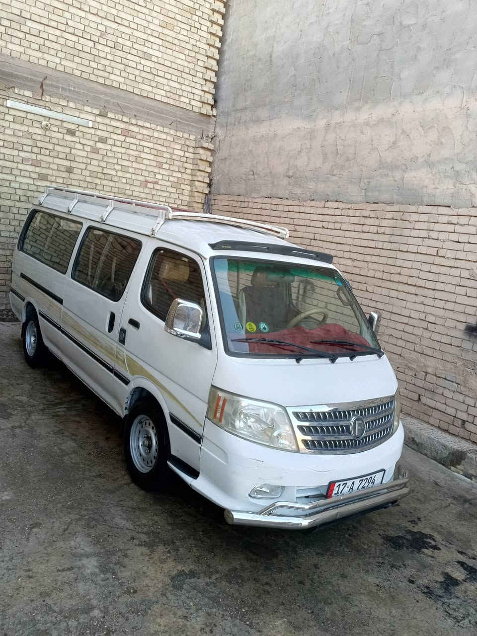 السلام عليكم سياره للبيع كفاله عامه كير مكينه اكسل حداديه دوشمه جديده ما ناقصه اي شي كبل للشارع 
السعر 85
بيها مجال حك الجيه ‏‪***********‬‏
