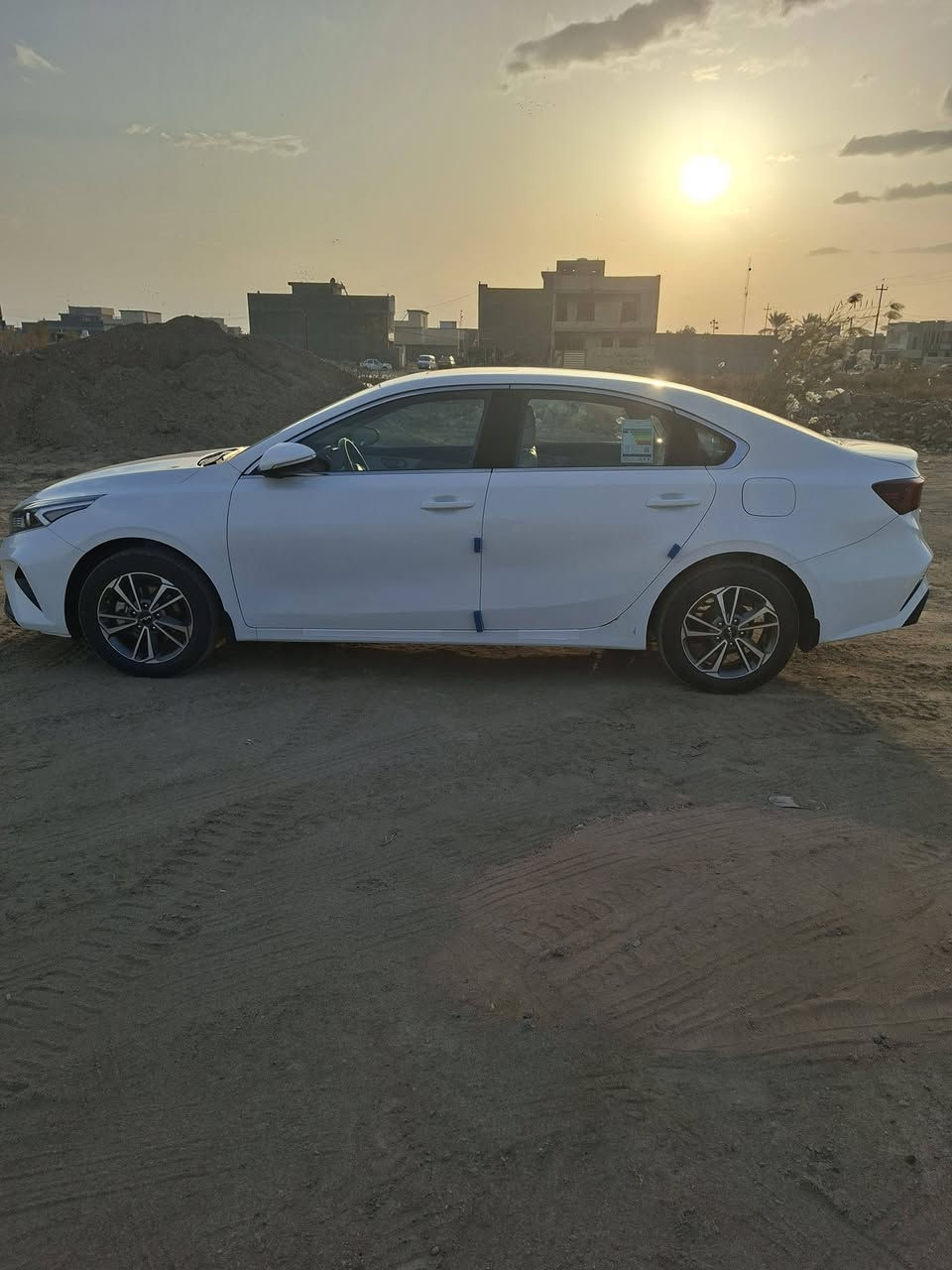 سيراتو ٢٠٢٣ فوال مواصفات محرك ٢٠٠٠ دوش رقم بغداد بسمي تحويل مباشر ماشيه ٥٢ رقم *********** بغداد الشرطه الخامسه
