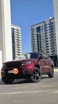 جيب جراند شيروكي (٧) راكب L بلاك توب  موديل 2023 سيارة جديده  رقم بغدا...