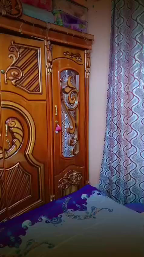 غرفه اخشاب للبيع سعر مليون وبي مجال رقم الهاتف *********** بي واتساب
