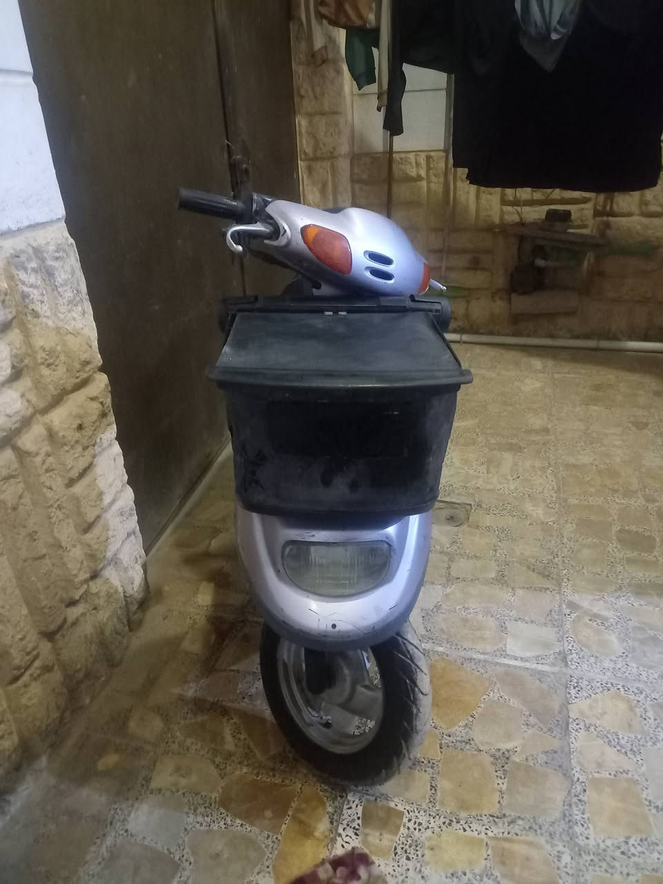 السلام عليكم دراجه منغولي لبيع نضيفه شلعه معدل شاصي مكفول تايرات جدد كهربايات كله شغال هورن كلوب اشاير شغال قفل ركبه جنطه مكينه ناعمه سعره225 الاستفسار مراسله الصفحه او رقم***********
