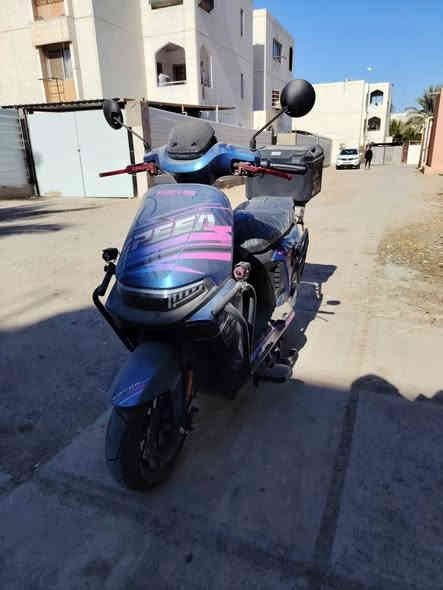 ماطور ٦ بطاريات ستخدام ٣ تشهر سعر ٧٥٠ وبي مجال ***********
