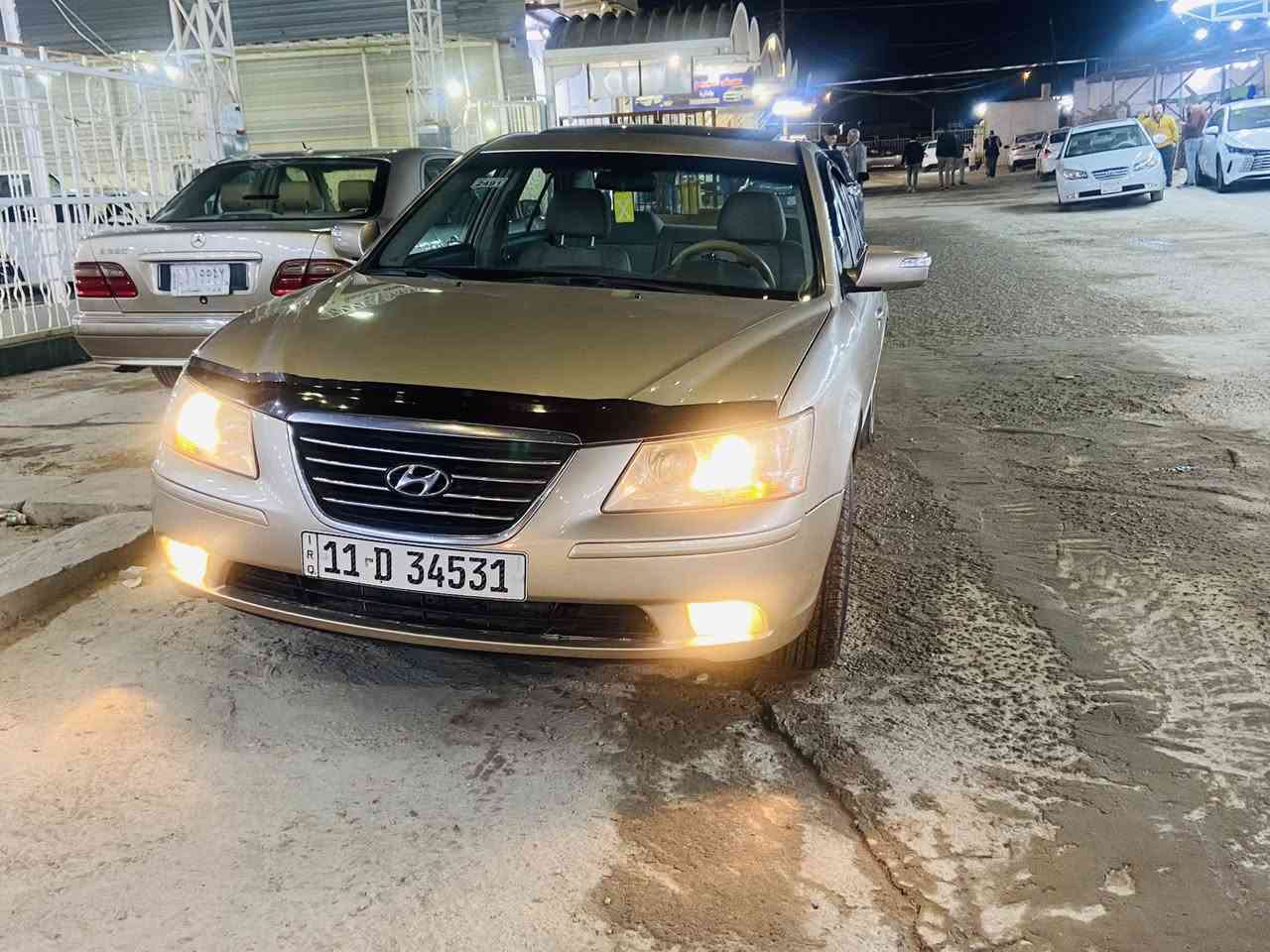 سلام عليكم سيارة سوناتا موديل 2007 محدثه 10خليجي مكينه 2400 فول موصفات فتحة اشاير بالمري تحكم ستيرن مكينة وكير وتبريد وتايرات  مكفولات رقم بغداد الجديد بيها قطعتين صبغ فقط بدون دواخل اثر جراد والسونار مرفق مع الصور للاستفسار الاتصال على الرقم *********** السعر 100
