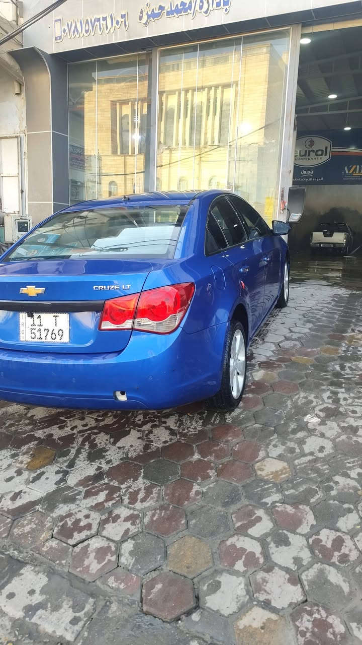 سلام عليكم شوفر كروز 2010 مكينه 1600جديده بمعنى الكلمه وبلادي مكفوله بيه شخط بصفحه سايق فقط هزه جديده تحويل ثاني يوم ماشيه 143 الف 
*********** وات ساب فقط
