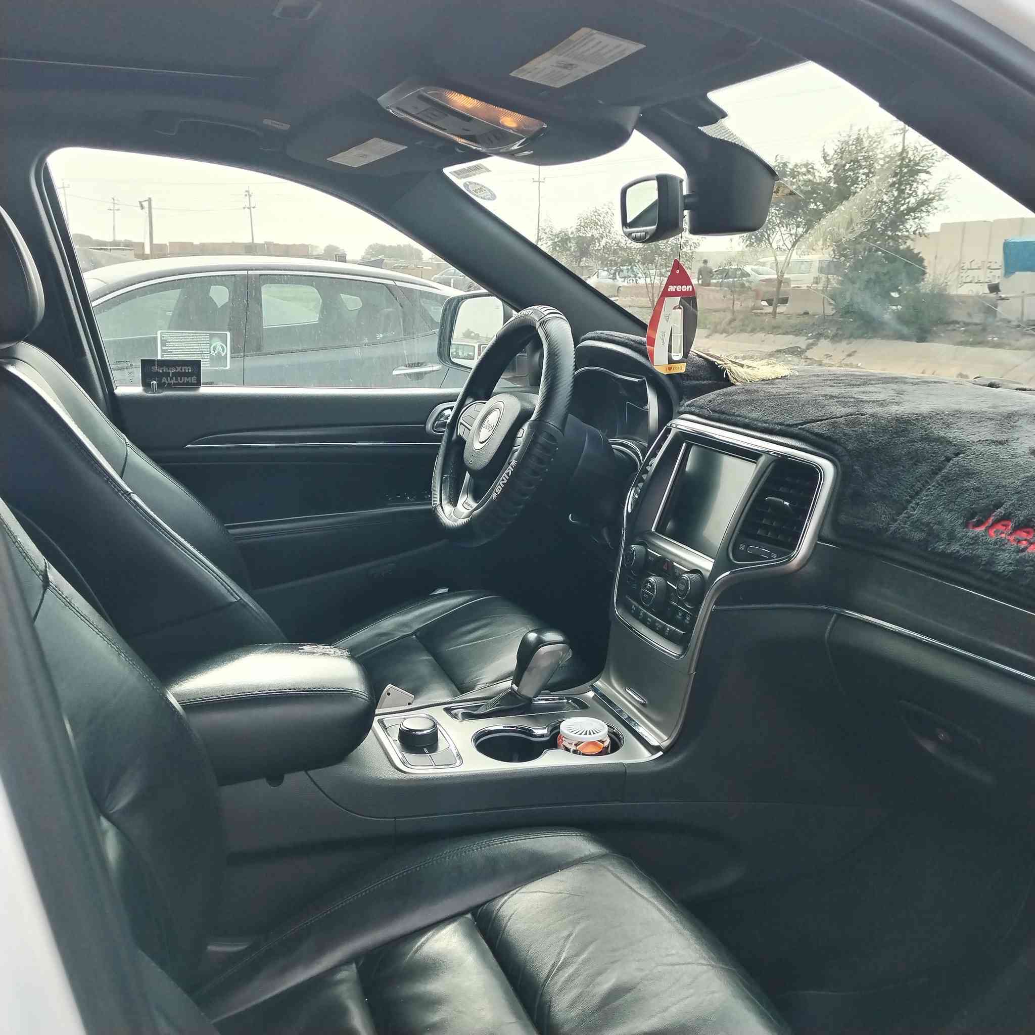 السلام عليكم جيب لاريدو ١٨امريكي فول رقم شمالي تفاصيل أكثر اتصل مطلوب ٢٥٥بي مجال بصيط 
 ***********
