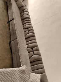 تخم الديون للبيع نظيف كلش شغل ايد إلي يريد يخابر عل رقم٠٧٧٧٦٤٨٥٦٩٢