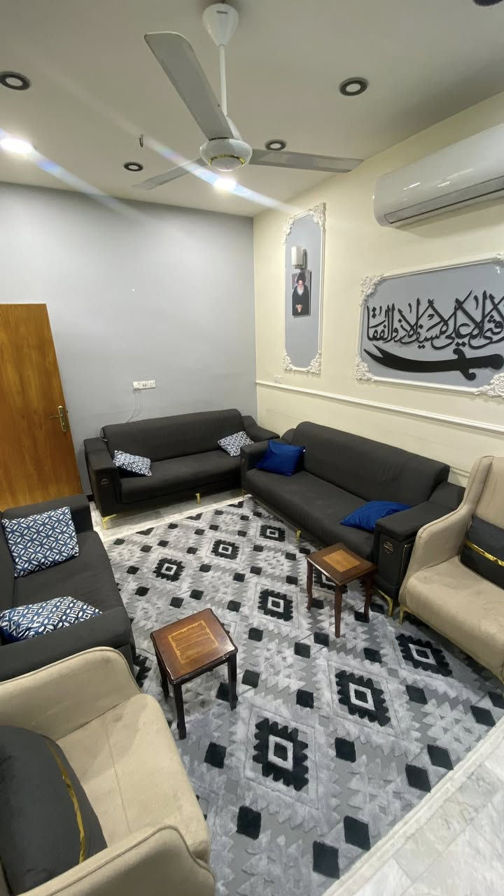 بيت مساحة 100 مسلح
واجهه 5 نزال 20 بناء سنة 2020
 يحتوي على ٣ غرف نوم 
الطابق الاول استقبال + مطبخ + منور + غرفة نوم + خدمات 
الطابق الثاني غرفتين نوم + خدمات 
الطابق الثالث غرفة نوم هيكل بعدها + سطح وبيتونه 
الموقع / نزلت جسر البنوك 
 
السعر ٣٧٥ 

***********
