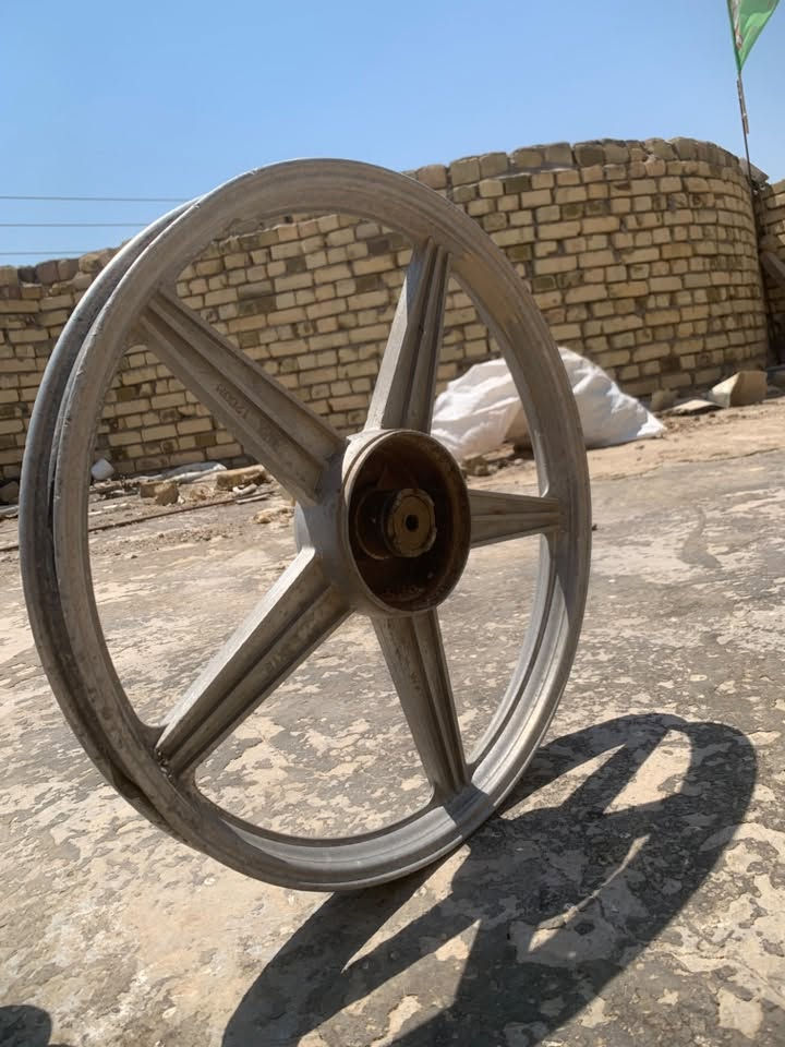 سلام عليكم
للبيع مكينه شغاله كلهن شلع ب60 وبيه مجال 
مكاني الميمونه 
واتساب ***********
