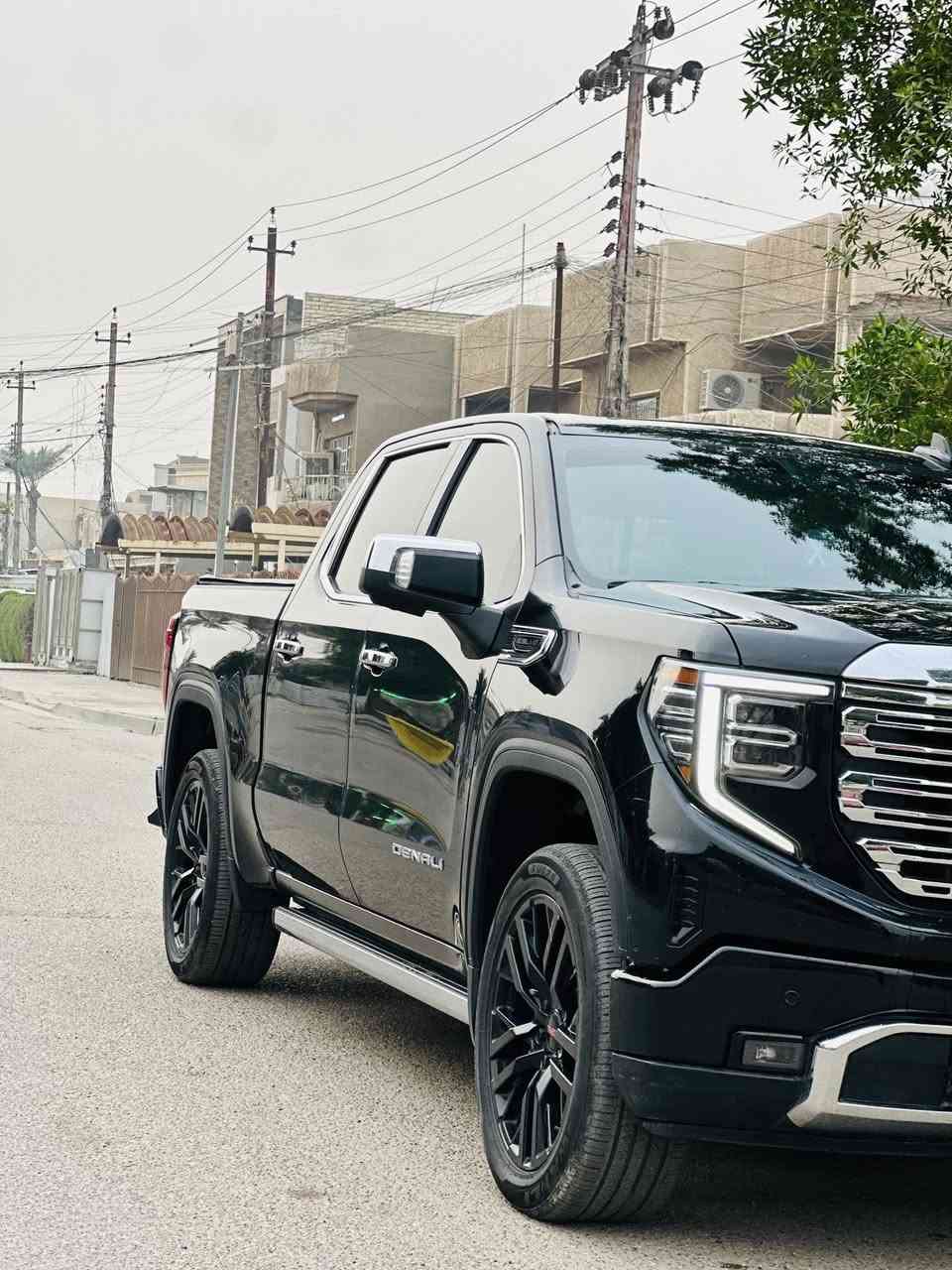 سلام عليكم جمسي صندوك وارد امريكي  اعلى مواصفات دنلي  مديل 23 اسياره امفوله ماحاجه اذكر مواصفاتها اعلى فها ثاني يوم ترقم بسم المشتري السعر 320 بدون رقم مكان سياره بغداد حي العامل التصال على ***********
