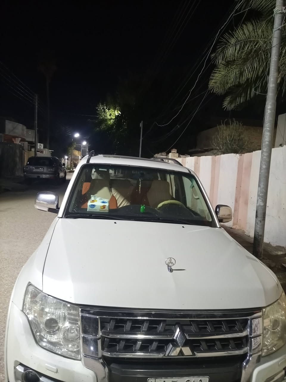 السلام عليكم
باجيرو موديل 2015 فوووول مواصفات رقم واسط الدولي اتريد تحويل اتريد وكالة السيارة جديدة جدا طخم تاير حدادية جديدة محرك مكفول وممفتوح كير جديد ممفتوح السيارة مال بيت جناي تاخذها وتدعيلي اللون مميز 
المواصفات:
كراسي كهرباء
شاشه وكامره 
حساس خلفي
دمام بالجنطه
علامه على البنيد
لايت زنون 
زراك لايت
محرك 3500 V6
7 راكب
3 قطع تبريد
دفع رباعي4*4
فتحة سقف وباقي مواصفات الحبتور معروفه
السيارة جديدة جدا 
السعر : 165 & وبي مجال 
ميسان ..علي الغربي 
***********
