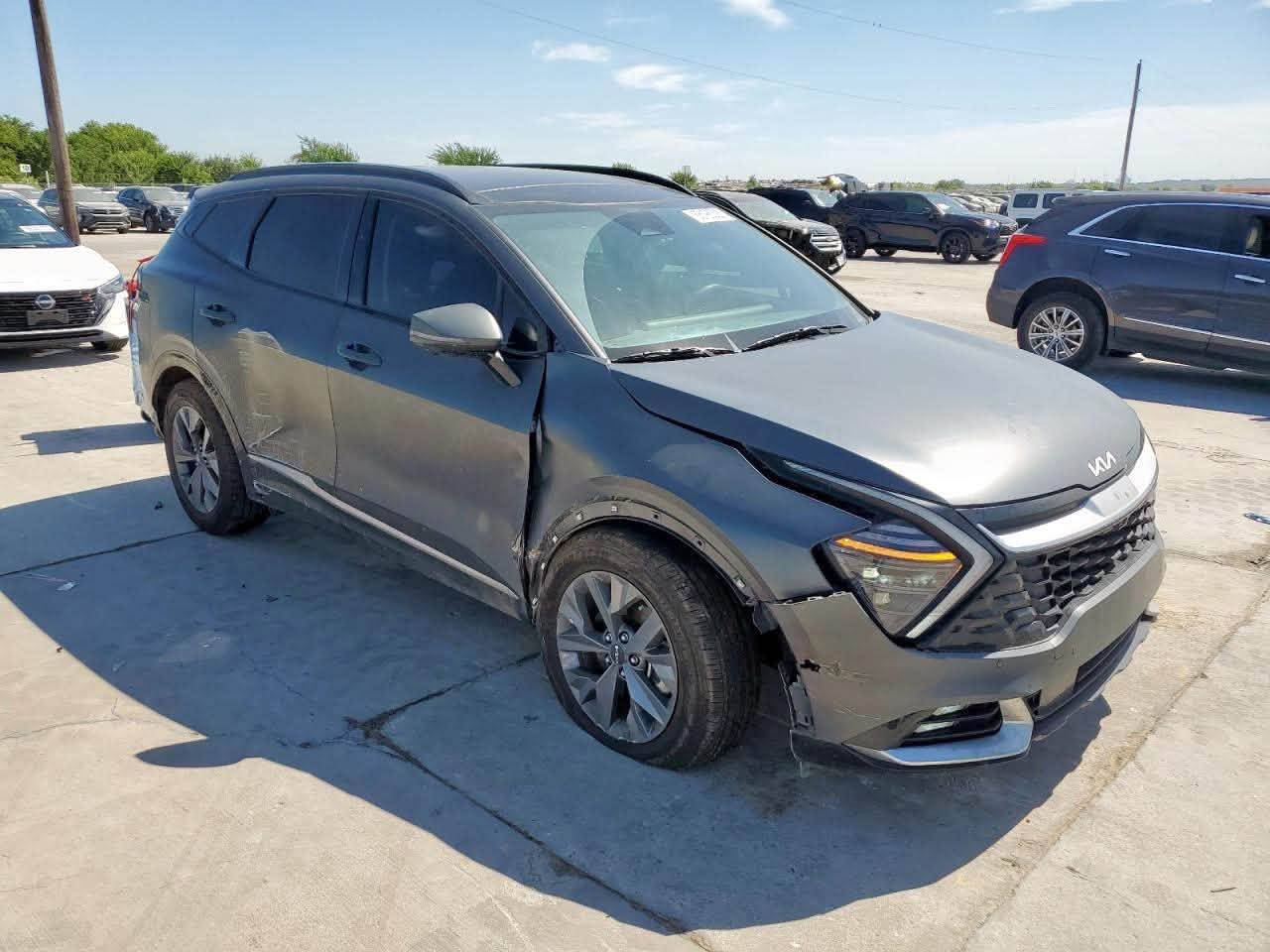 Sportage 2025 SX pristeg hyprid
السلام عليكم السياره فول مواصفات 
للاخير اعلى مواصفات ترجيع تقديم بل سويج 

تبريد تدفئه كشنات
تدفئه ستيرن 
كراسي امامي كهرباء 
فور ويا 
رادارات حساسات كامرات 360
للعلم نضام الرادارات يختلف عن 2023 و2024
لون مميز نفطي مات 
دشبول لد متغير 

السياره حادثها موضح بل صور بدون ايرباك 
ماشيه 12 الف ميل 

المكان بغداد حي الجامعه 
***********
