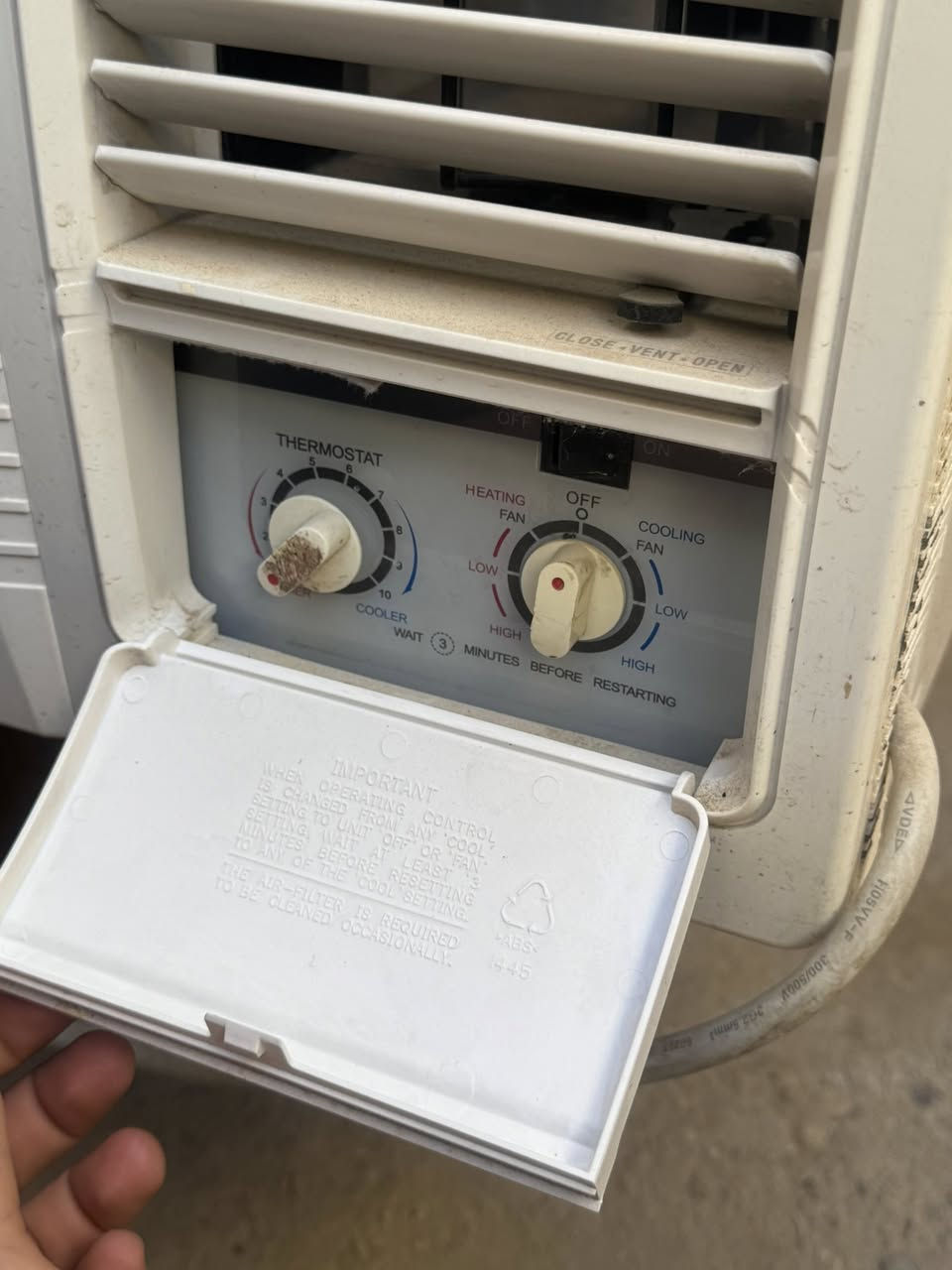 السلام عليكم مكيف البيع توسون 2 طن وضع الشركه جاهز شغال ضمان تشغيل بعد جديد ستعمال قليل رايده 300 الف ميسان برمانه الستفسار ***********
