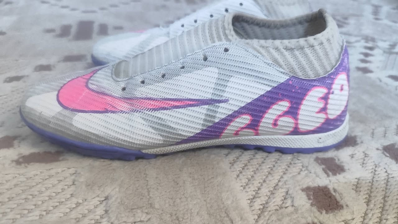 سعر القطعه 10 الف
حذاء نايك قياس 42 
وحذاء مسي قياس 42 
باله تايلندي 
توصيل 4  جميع المحافظات العراق 
وهديه جواريب نايك او اديداس ويا اي طلب وتدللون 
توصل خاص او ***********
