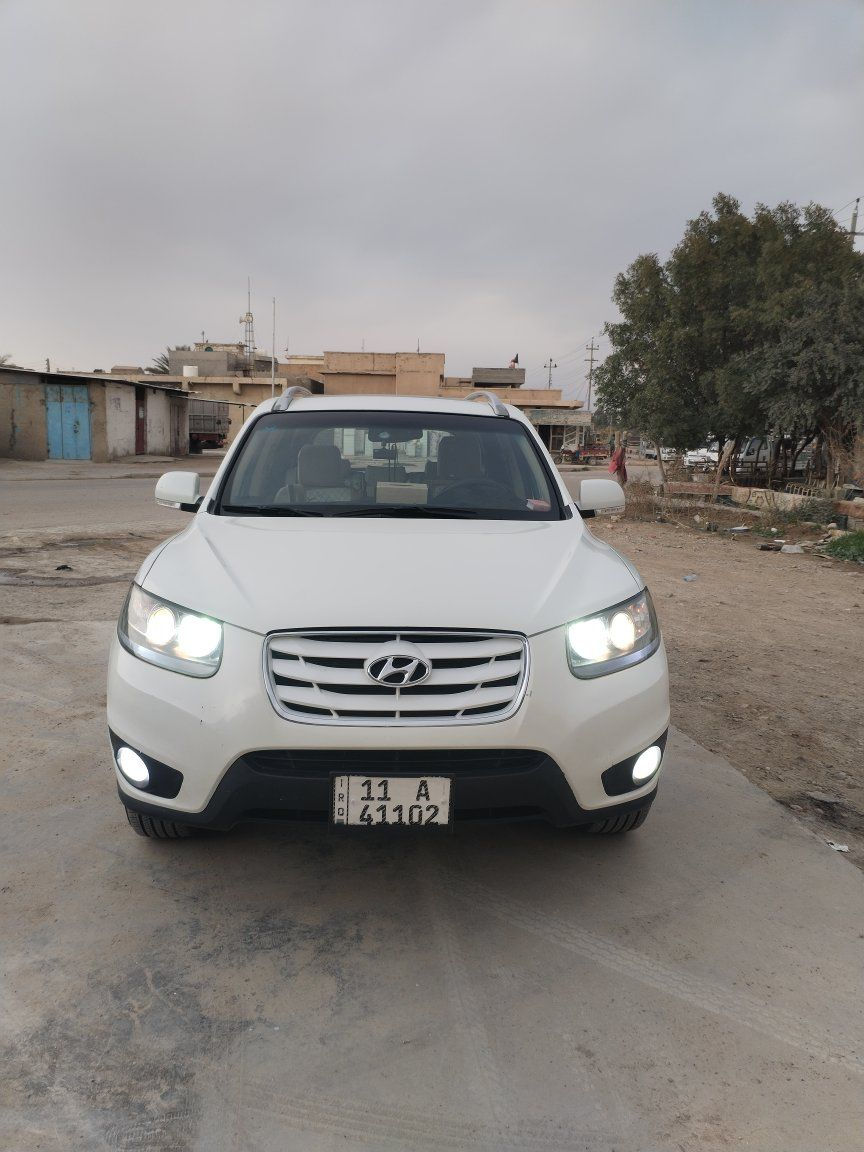 السلام عليكم سنتافي موديل ١١ كامل مواصفات بصمه وفتحه ومري شفط وشاشه تخم تاير سياره معمره درجه اولى ما بيها اي نقص ضرر بيها جاملغ خلفي صفحة اليمنه هزه جديده سنويه باسمي مكان سياره نعمانيه لسعر ١٤٠    تصال على لرقم ***********
