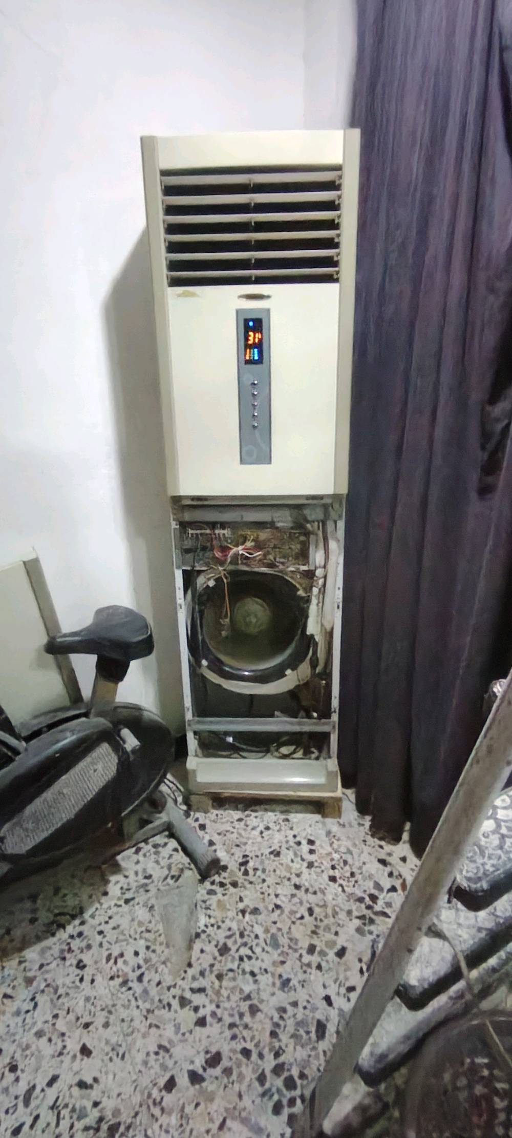سبلت كنتوري داخليه ٢ طن شغاله لك ١٥٠ الف ***********