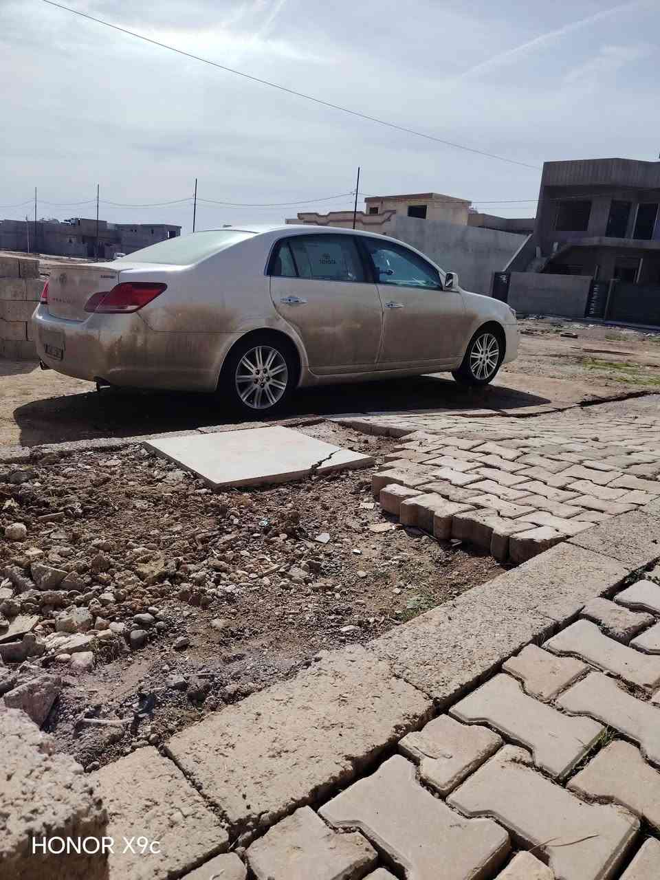 افلون موديل عشرة فول سيارة منظومه الزنون صدر امام خلفي نظيف سياره ما بيها شيء عايزها بس محرك ***********  سيارة بدون ضرر هزه جديده رقم جديد وباسمي سعر ١٢٠ وبيها مجال استفسار تصال
