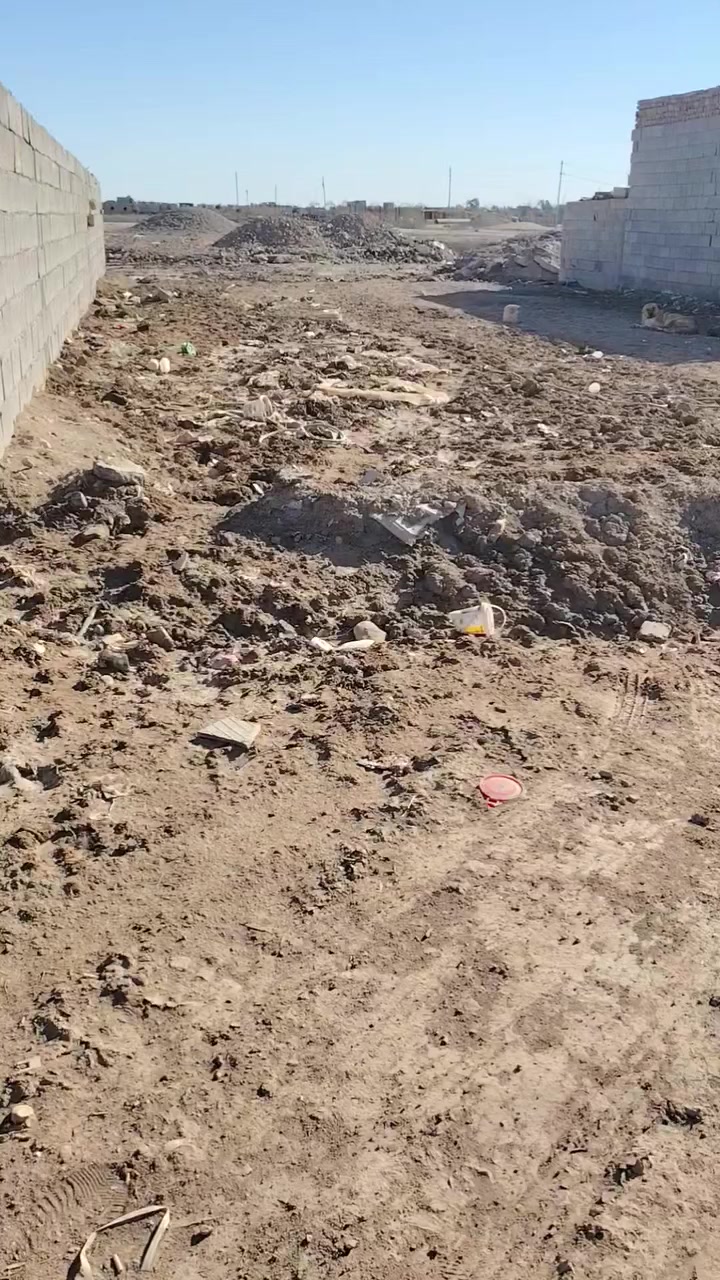 قطعه زراعي مساحه ٢٠٠ متر خلف الكرادي مسافه عن الطابو وره المدرسه  قطعه بالمستقبل مكانها حلو مستعجل عالبيع 
 السعر ١١
***********
