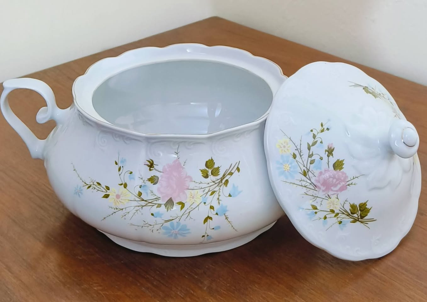 وعاء حساء صناعة رومانيا حجم كبير جديد بالكارتون غير مستخدم
مكاني بغداد ساحة عدن يوجد توصيل لجميع المحافظات


**إذا كنت صاحب هذا الإعلان وتريد حذفه لأي سبب، رجاءا أرسل رسالة إلى الدعم الفني**