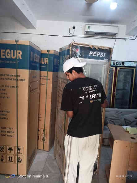 👋 مرحباً متابعينا الكرام ... يقدم لكم
📍.. مجمع بركات المصطفى 

✨ عارضة تبريد عمودي نوع ايكور
سعة 22 قدم احدث موديل اصدار 25

🔸 المواصفات:
 • منظم حرارة رقمي (Digital Thermostat)
 • رف إضافي لتخزين أكثر.. العدد 6 رف.. 
 • إضاءة LED داخلية أنيقة
 • هيكل ألمنيوم قوي مع باب زجاجي فاخر
 • قاعدة وملصق مضيء Canopy Sticker
 • تبريد قوي وثابت يحافظ على المنتجات

🧊 السعة: 22 قدم
⚙️ الضمان: سنتان شامل الصيانة
📍 الموقع: ناصرية مدينة الصدر شارع المضخة 
***********
سعر
خاص لاصحاب الكميات 

💥 السعر مناسب جداً والعروض محدودة – لا تفوت الفرصة
