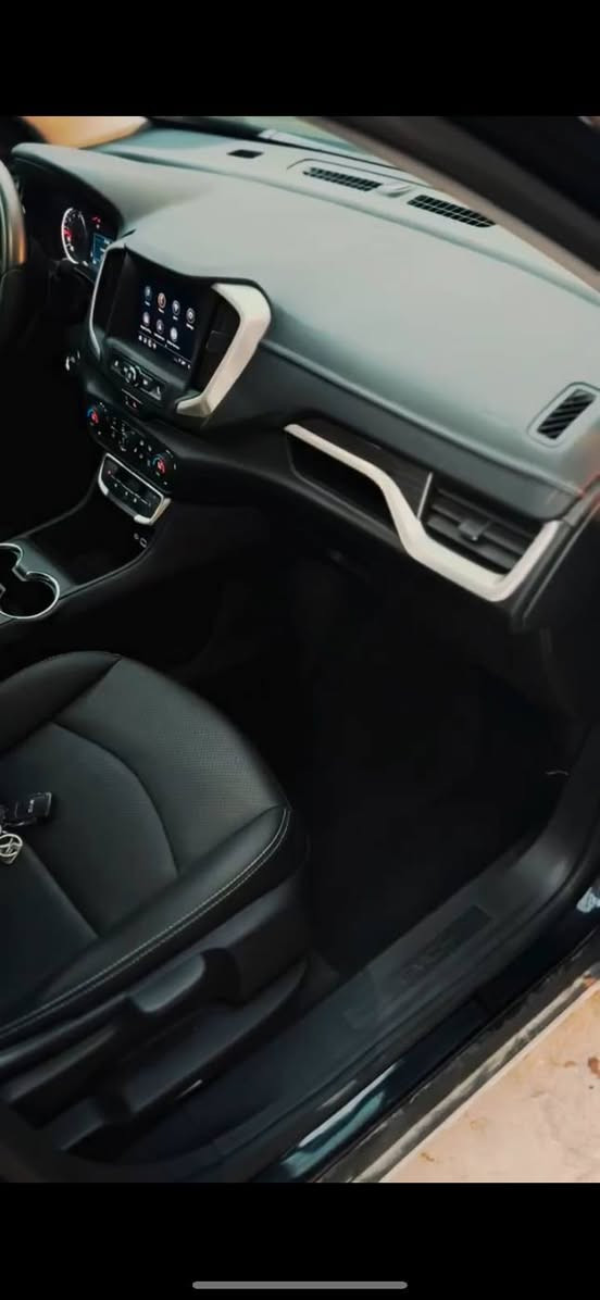 بسم الله الرحمن الرحيم
السلام عليكم 
GMC تيران موديل 2022
قطعه وحدة فقط 

مواصفات sle معروفة 
تدفئة كشنات 
جنطة كهرباء 
داخل جلد 
تحكم ستيرن 
تحديد مسار 
رادار 
اوتو ستوب 

ماشيه 44 ميل 

رقم اربيل بأسمي تحويل فقط 

مكانها / الحلة 

للاستفسار ***********
