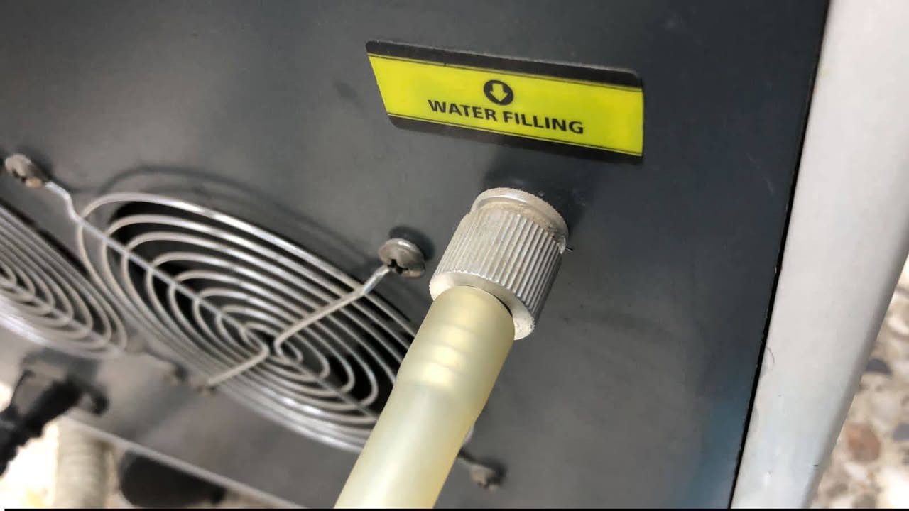 جهاز ازالة الشعر بالليزر كانديلا الثلجي الاصدار الجديد
مستعمل قليل جدا 
يعمل على تبيض المنطقة بشكل بسيط ويعالج جلد الاوزة 
الفرق من اول جلسة 
للبيع مع اجهزه اخرى للاستفسار الاتصال على الرقم ***********
