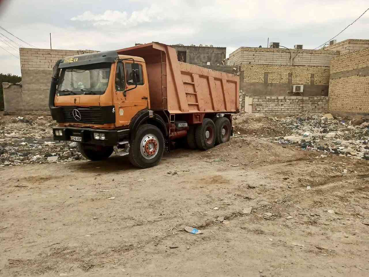 ***********
سلام عليكم للبيع البي بترة موديل ٧٥ قمارة مل ثمانينات نظيفه مكينة 25 محسن لا صرف ولا بخار مجموعة چيئف گير برميل 130 جديد رقم نينوى انكليزي تحويل مباشر شاصي ما مكفول تخم تاير 24  السعر الاستفسار ***********
