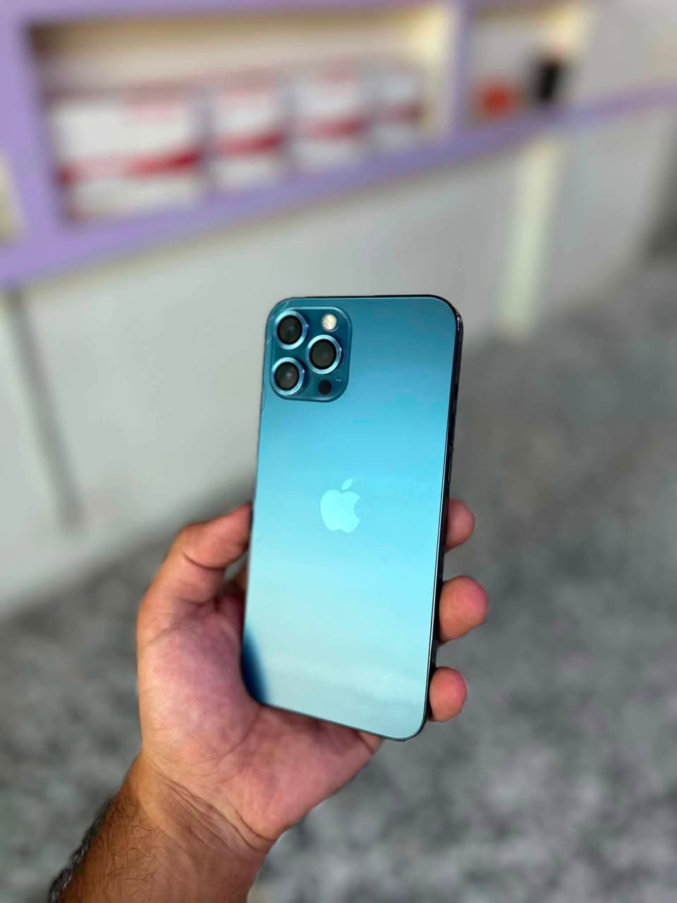 12 برو ماكس
بطاريه 100 
شرق اوسط 
مبدل شاشه وبطاريه اصليات 
ذاكره 256 
نضيف ومرتب 
سعره 315 بي حك جيه 
***********
