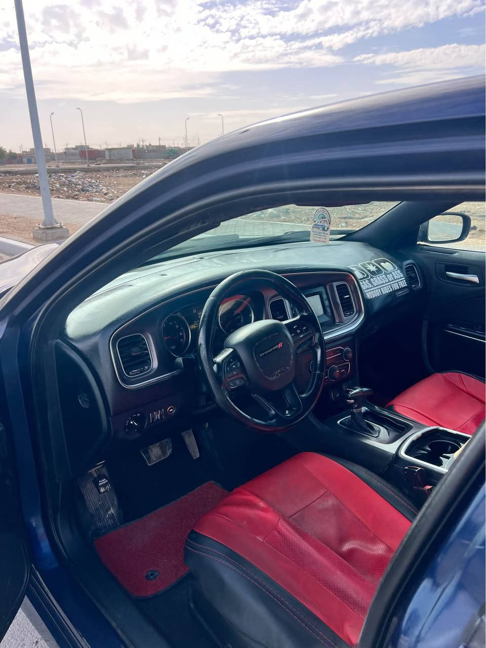 سلام عليكم جارجر مديل ٢٠١٥ اصل ابيع صبغ عام بيها تصليح لغد ضربتها امريكا بجم  
تخم تاير 
٣٦٠٠ محرك كير ٨ نمر طياره 
مسستمه سياره 
رقم بصره. سنويه منتهيه 
***********
بصره زبير 
١٣٩ سعر كوري 
لايتات زنون عدسه سعر ٣ ورقات عالي ناصي البصرة, العراق
